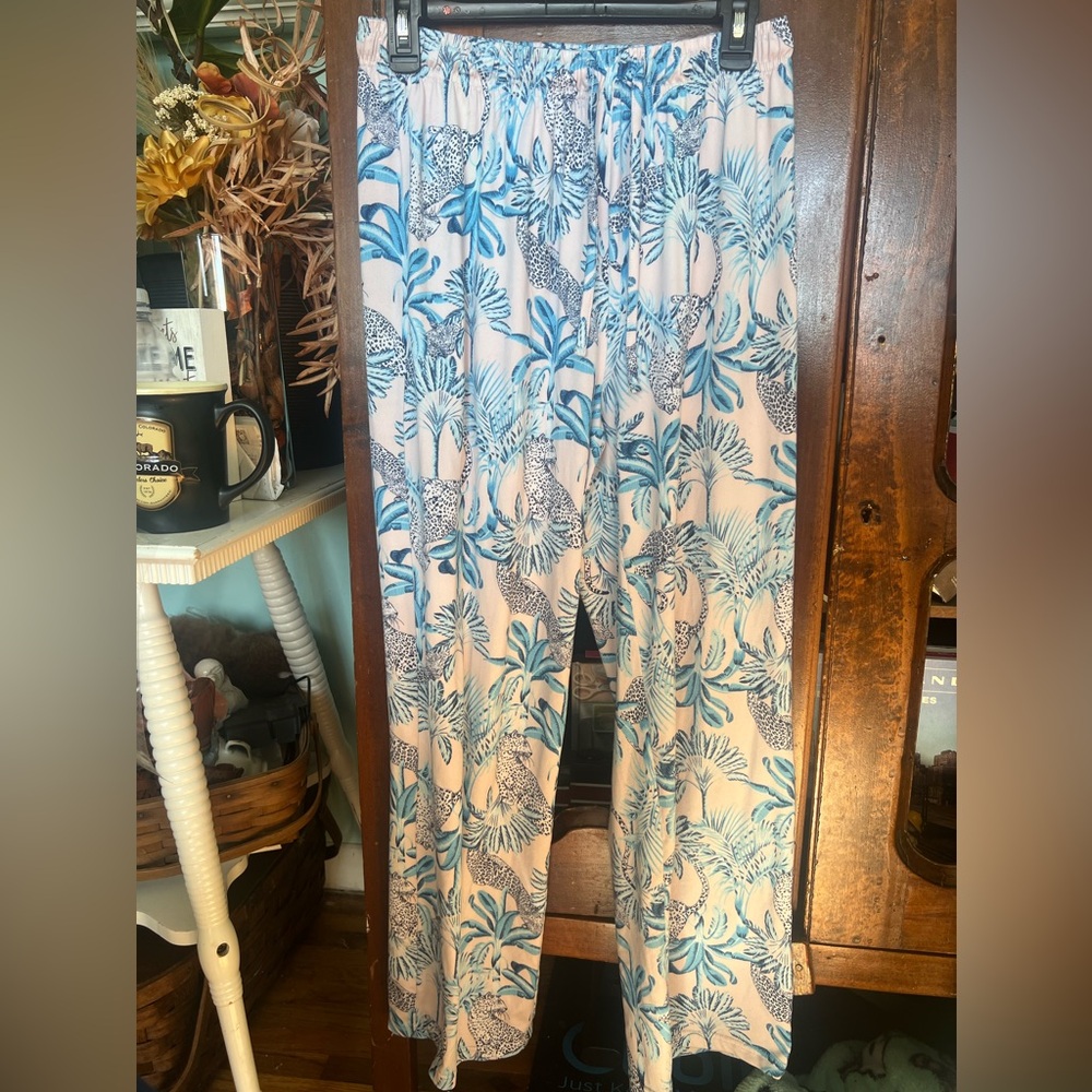Echo Ladies Pajama Pants M Leopards and Palm Trees